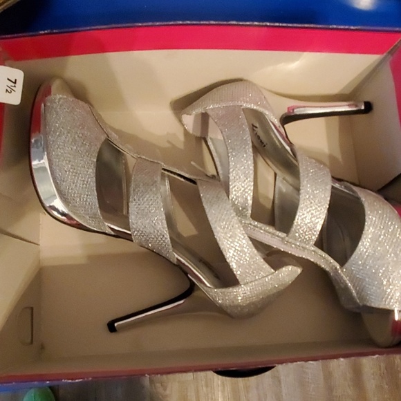 FIONI Clothing Shoes - BNIB Fioni shoes